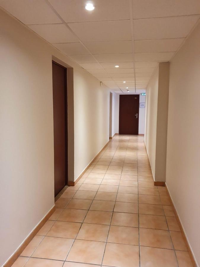 Joli Appartement T2 Dans Residence Avec Piscine, Hammam Et Parking Gratuits 카르카손 외부 사진